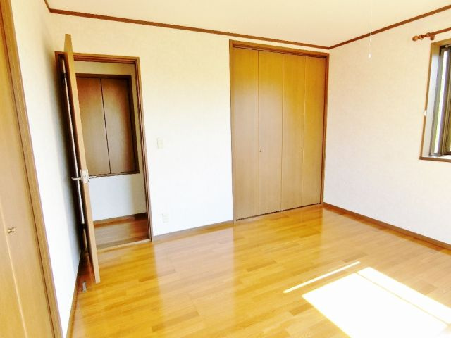 コテージ宮成の洋室