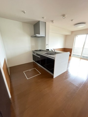 【居間・リビング】 | ハルブラッサム富の原 B棟