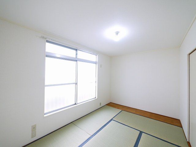若草荘A棟の和室|ゆったりとくつろげる和室です