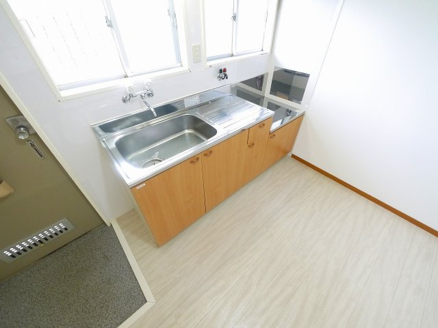 若草荘A棟のキッチン|使いやすいキッチンです