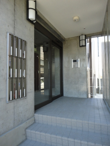 第2岸田マンションのエントランス