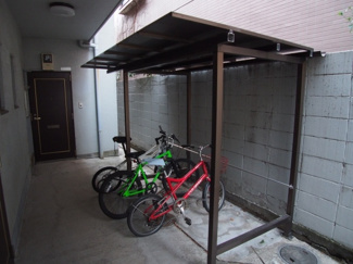 【その他共用部分】 | 屋根付きの駐輪場