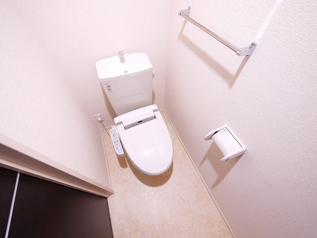 グランドゥールのトイレ|落ち着いた色調のトイレです