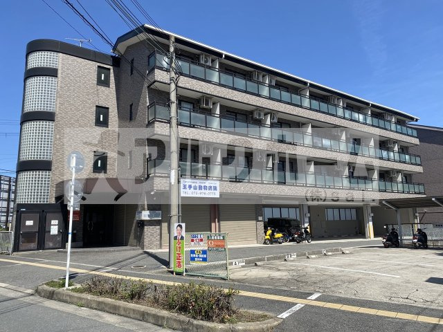 シャトーエマー寿の外観