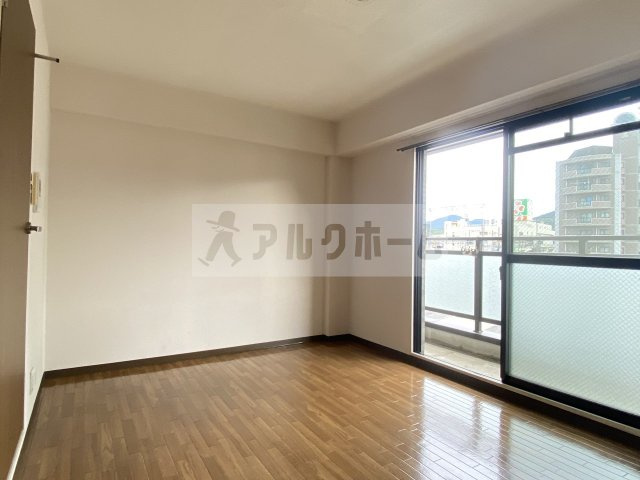 シャトーエマー寿の居間・リビング|シャトーエマー寿　居室スペース