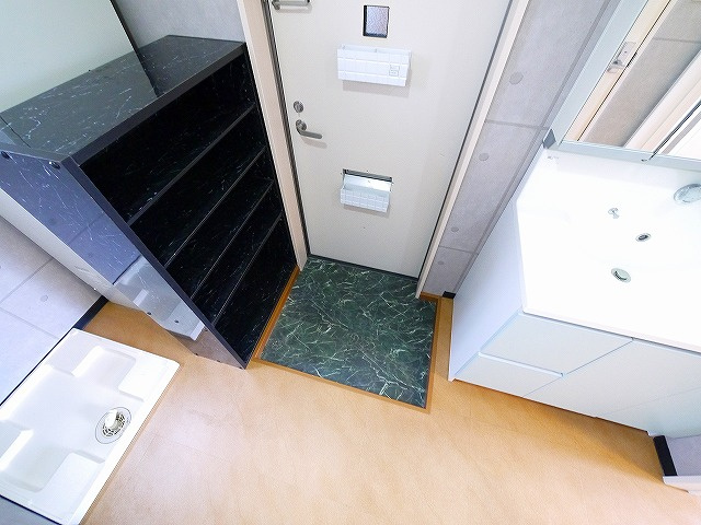 プレジールの玄関