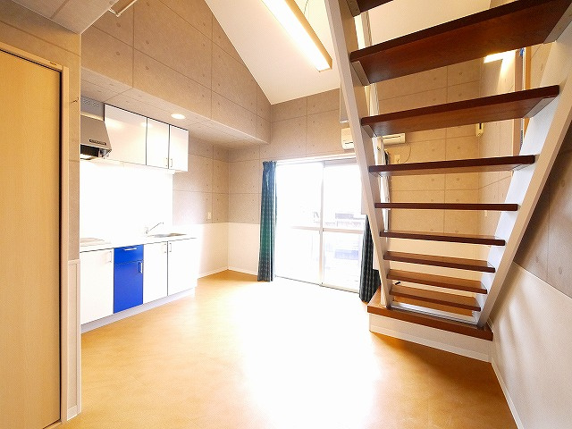 プレジールの居間・リビング