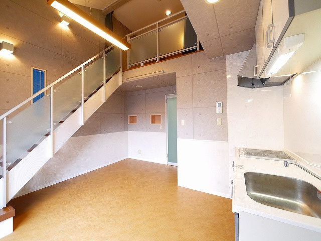 プレジールの居間・リビング