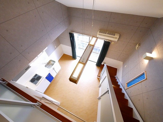 プレジールの居間・リビング