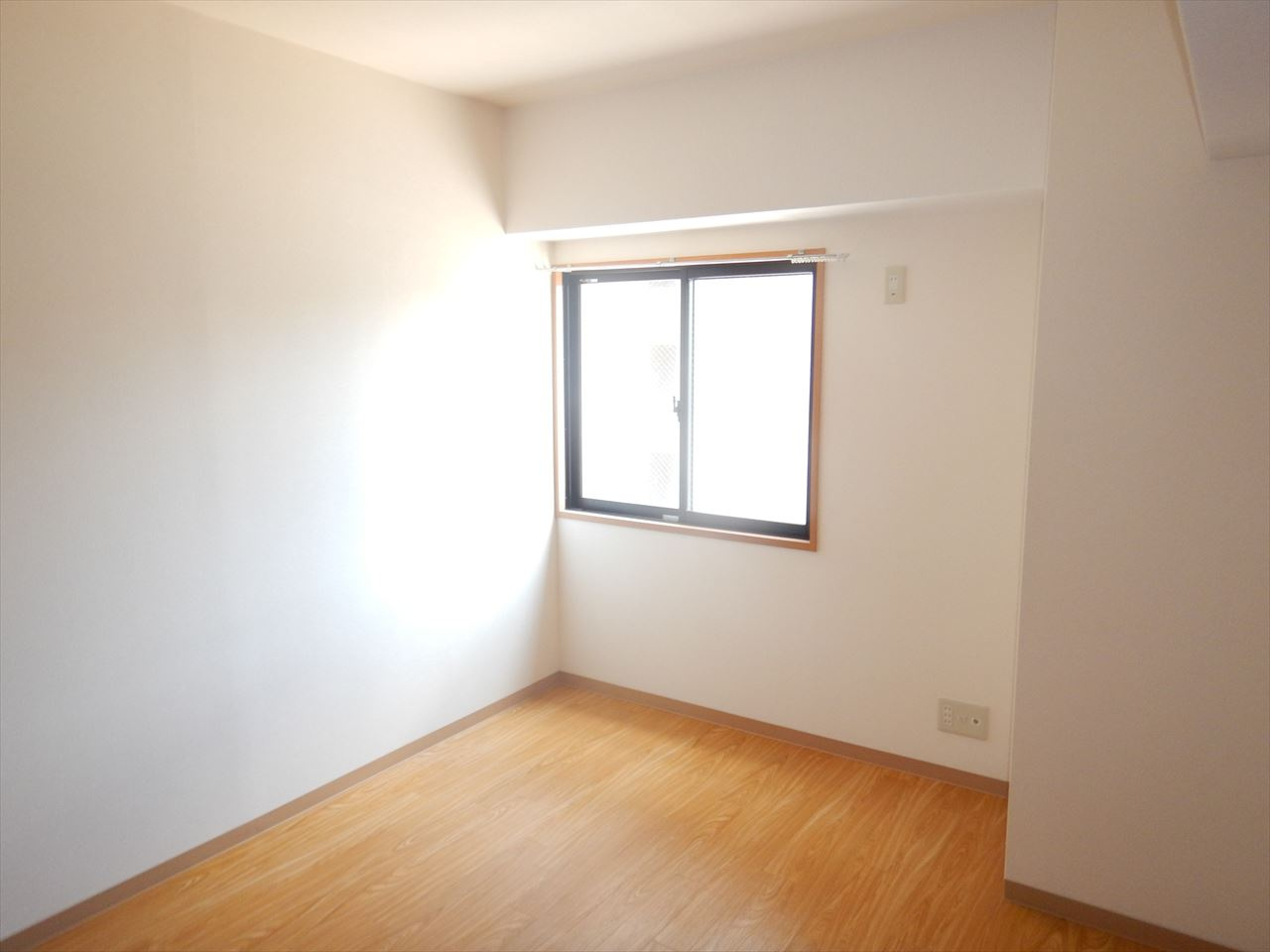 CASA NISHIKAWA(カーサニシカワ)の洋室|CASA NISHIKAWA(カーサニシカワ)