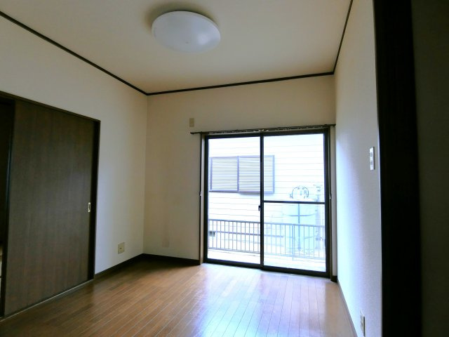 金中貸家の居間・リビング