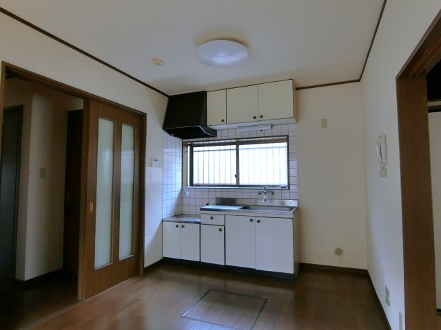 金中貸家の居間・リビング