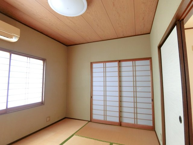 金中貸家の和室