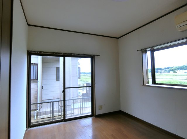 金中貸家の洋室