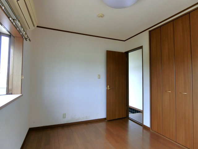 金中貸家の洋室