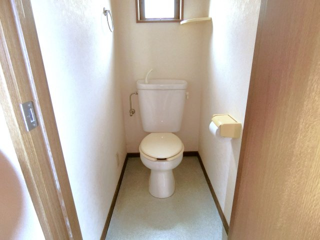 金中貸家のトイレ
