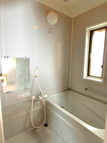 金中貸家の浴室