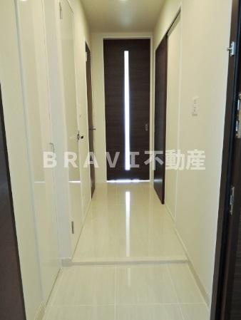 ガリレイ新町　BRAVI不動産の玄関|【ガリレイ新町】落ち着いた玄関です