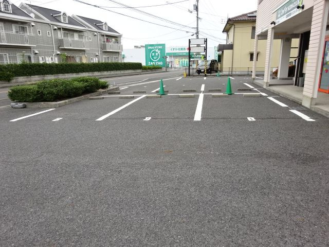 総社市中央５丁目の店舗事務所の駐車場