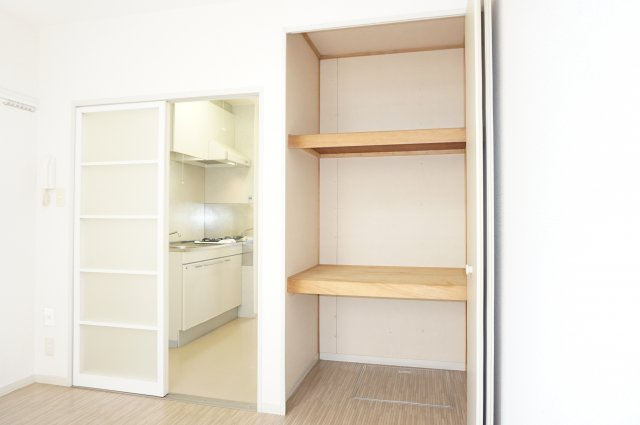 【収納】 | ゆかりハイツA棟 | 奥行のあるゆったり収納が魅力です。