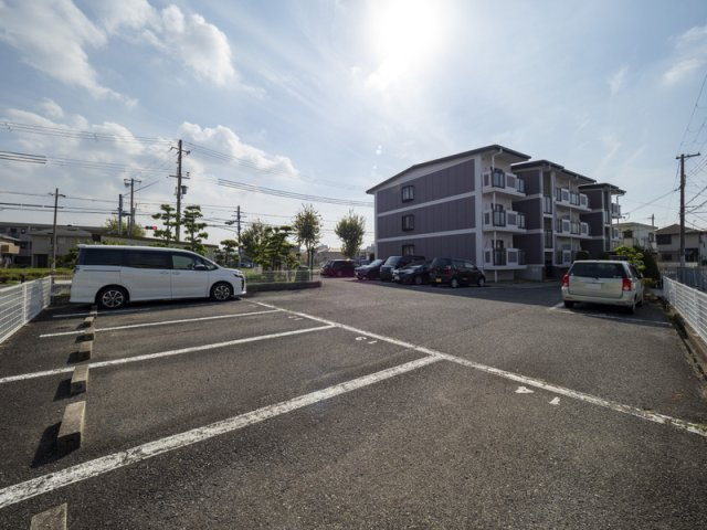 エクセル北別府の駐車場