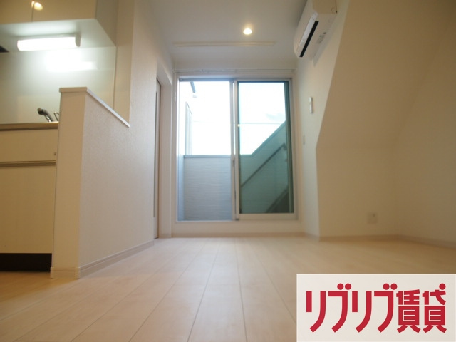 GRANDTIC CENTRAL CHIBA(グランティックセントラルチバ)の居間・リビング