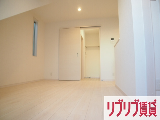 GRANDTIC CENTRAL CHIBA(グランティックセントラルチバ)の居間・リビング