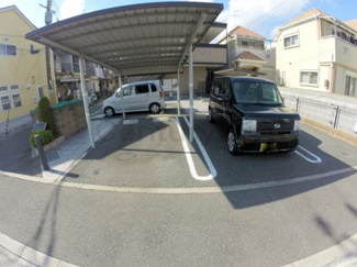 【駐車場】
