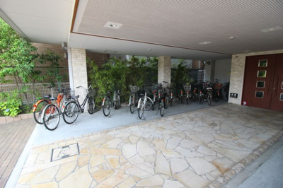 【その他共用部分】 | ピオニー久宝寺 | ☆屋根付き駐輪場☆