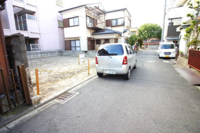 【前面道路含む現地写真】 | 伏見区深草町通町　注文建築　建築条件なし　土地
