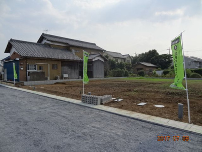 【前面道路含む現地写真】 | さいたま市緑区三室/大型分譲売地全6区画 | さいたま市緑区近辺での最新物件情報：大好評のあの物件「さいたま市緑区三室/大型分譲売地」。通勤や通学のときの道のりが楽になりやすい平坦地です。