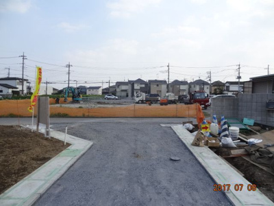 【前面道路含む現地写真】 | さいたま市緑区三室/大型分譲売地全6区画 | 前面道路含む現地写真です