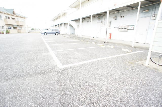 コーポ秋田Ａの駐車場
