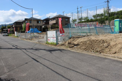 【外観】 | 大津市仰木の里東5丁目5　新築戸建 | 2017年9月撮影、5号地～8号地外観