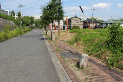 【周辺】 | 大津市仰木の里東5丁目5　新築戸建 | 分譲地全体の北側道路