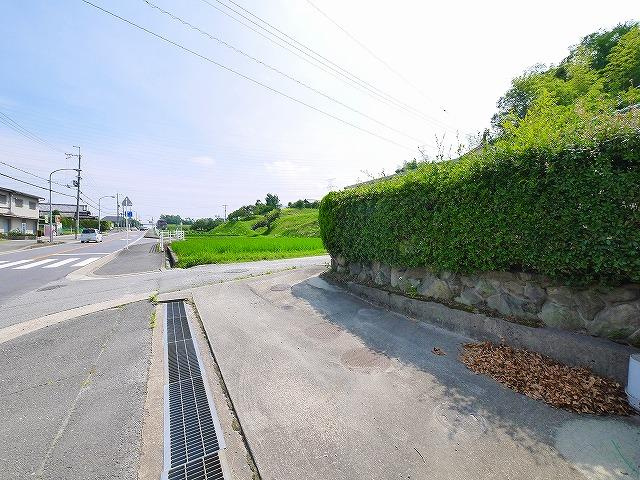南田原2階建て貸事務所の周辺