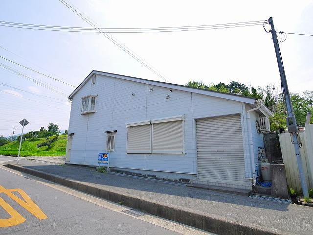 南田原2階建て貸事務所の外観