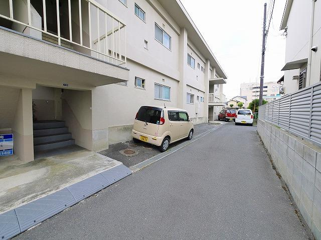 山口マンション西棟のエントランス|毎日通るエントランスはこのようになっています