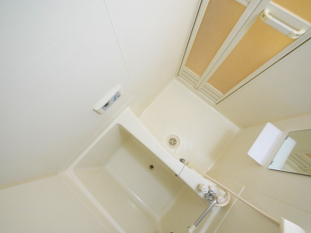 ブランドール佐保川の浴室|日々の疲れを癒すお風呂付です