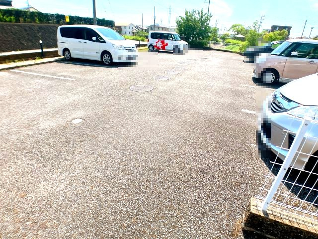 ポラリス　A棟の駐車場
