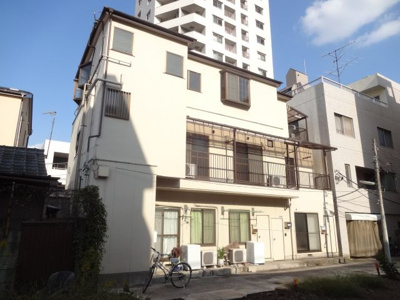 【外観】 | 吉川ハイツ | 吉川ハイツ　入谷駅から徒歩３分・鶯谷駅から徒歩７分の好立地！コンビニなども近くにあり、買い物も便利です！金杉通りから１本中に入った静かな環境です！２階建てのアパート。全戸南向きです！