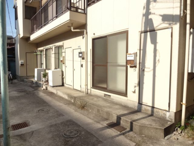 【その他共用部分】 | 吉川ハイツ | 吉川ハイツ　入谷駅から徒歩３分・鶯谷駅から徒歩７分の好立地！コンビニなども近くにあり、買い物も便利です！金杉通りから１本中に入った静かな環境です！２階建てのアパート。全戸南向きです！