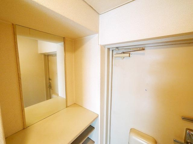 シティパレス21西大寺Part1の設備|キレイな玄関です