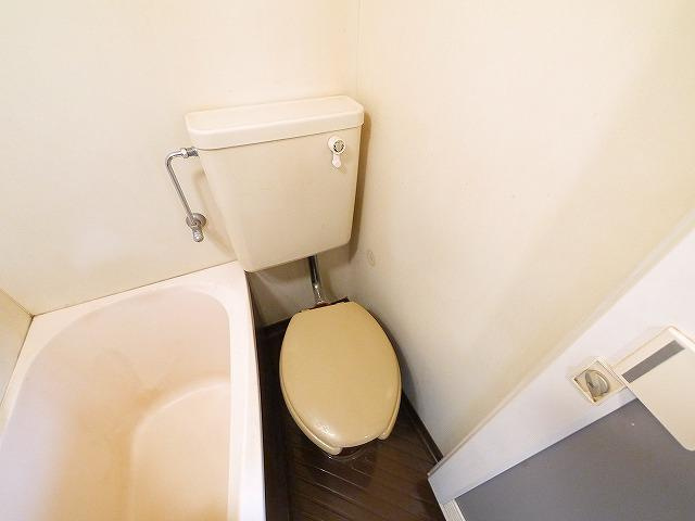 シティパレス21西大寺Part1のトイレ|コンパクトで使いやすいトイレです