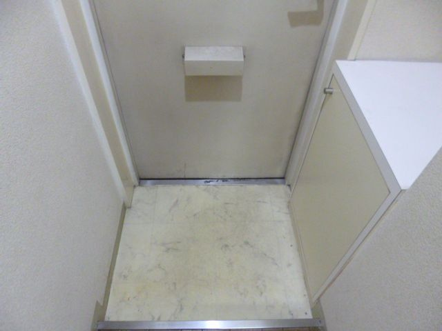 日神パレス狭山の玄関