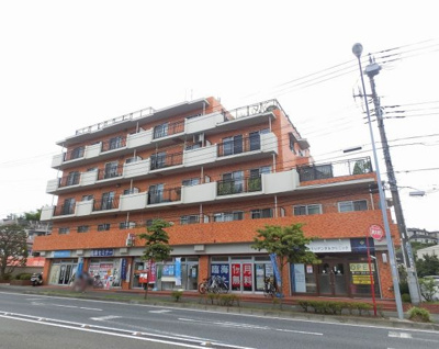 【外観】 | アンバサダー洋光台 | JR京浜東北線・根岸線「洋光台」駅バス16分「上中里郵便局前」停歩1分/京急本線「上大岡」駅バス20分「上中里郵便局前」停歩1分と3路線2駅利用可能！
