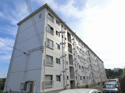【外観】 | 東芝杉田コーポ E棟 | 京急本線「富岡」駅徒歩15分！