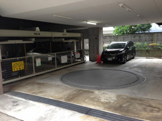 【駐車場】