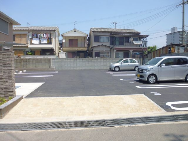 プレミール・カーサの駐車場