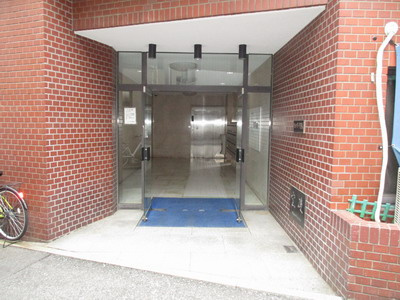 【エントランス】 | シャンブル牛込 |  エントランスです。